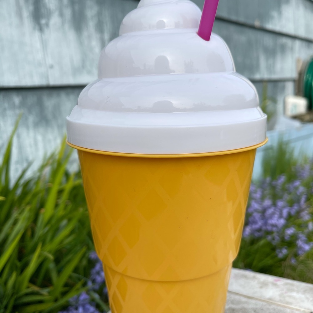 Ice cream tumbler